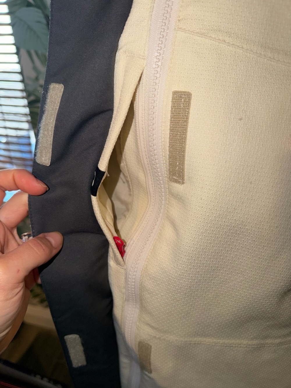 686 Spellbound Women's Ski Jacket Cream M - Picture 8 of 11